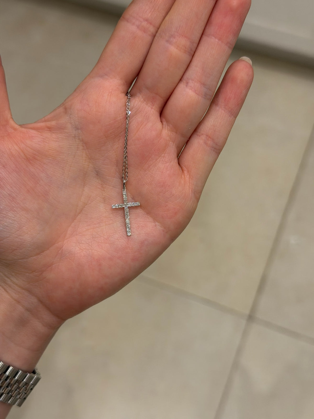 Collar Cruz de Diamantes