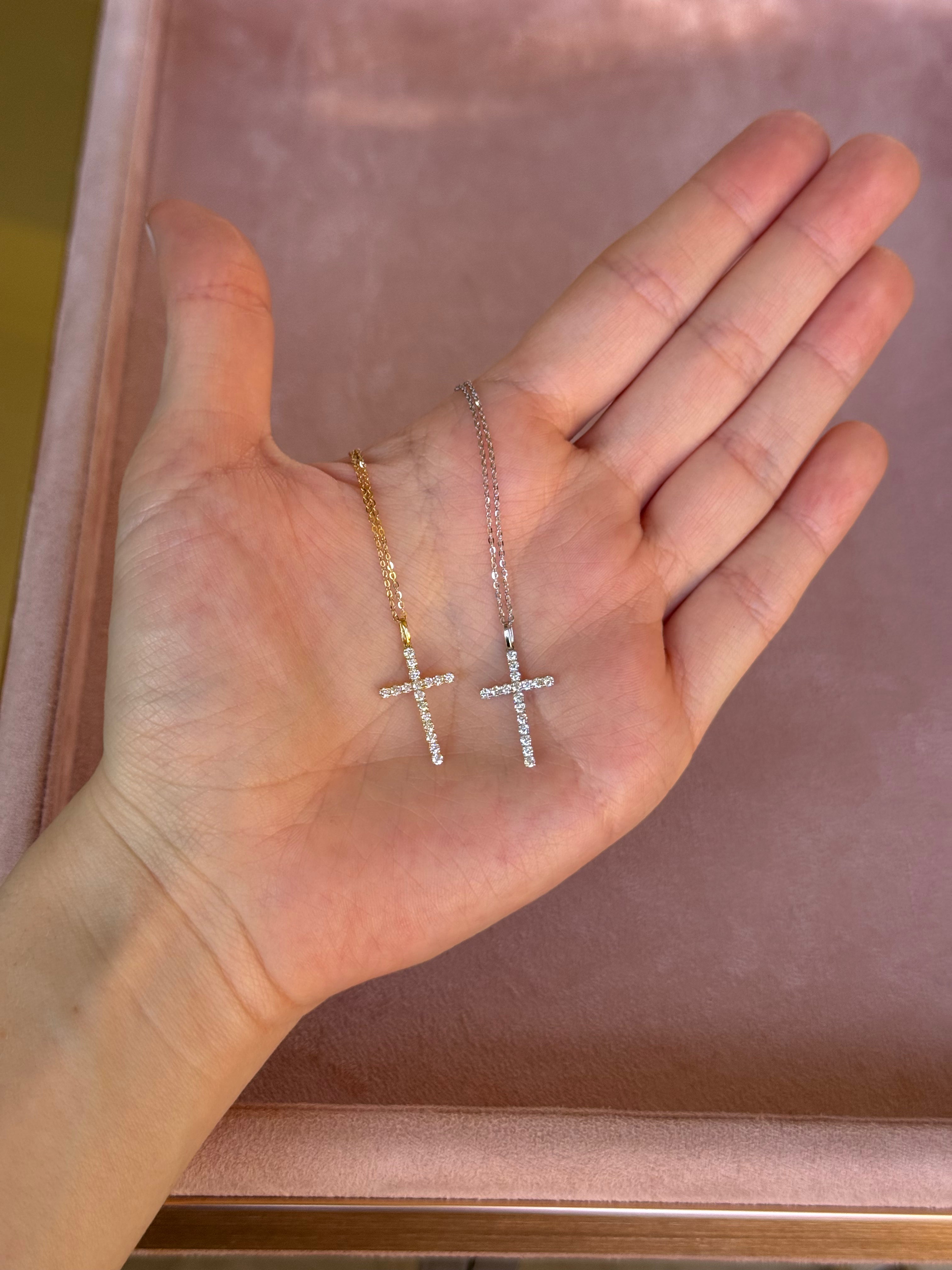 Collar Cruz de Diamantes