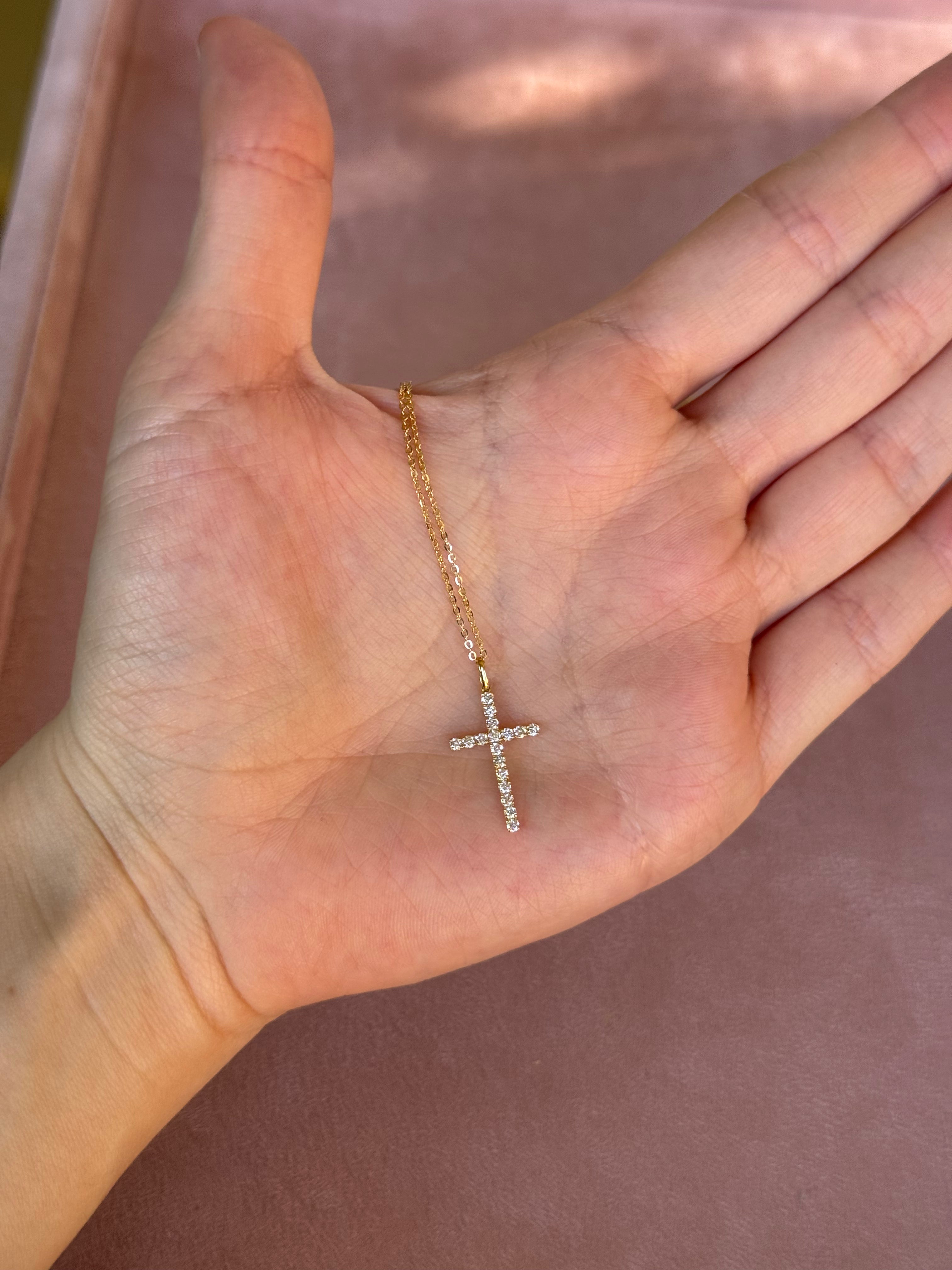 Collar Cruz de Diamantes