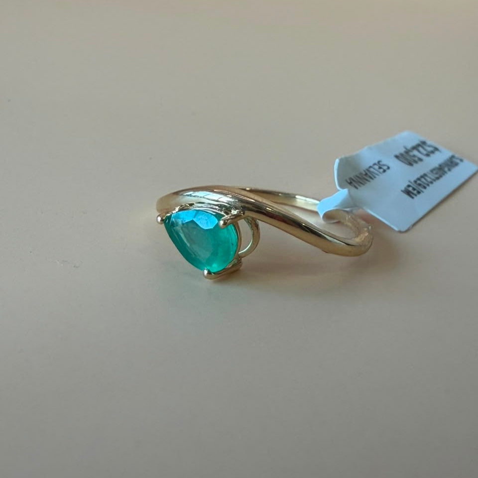 Anillo Sara