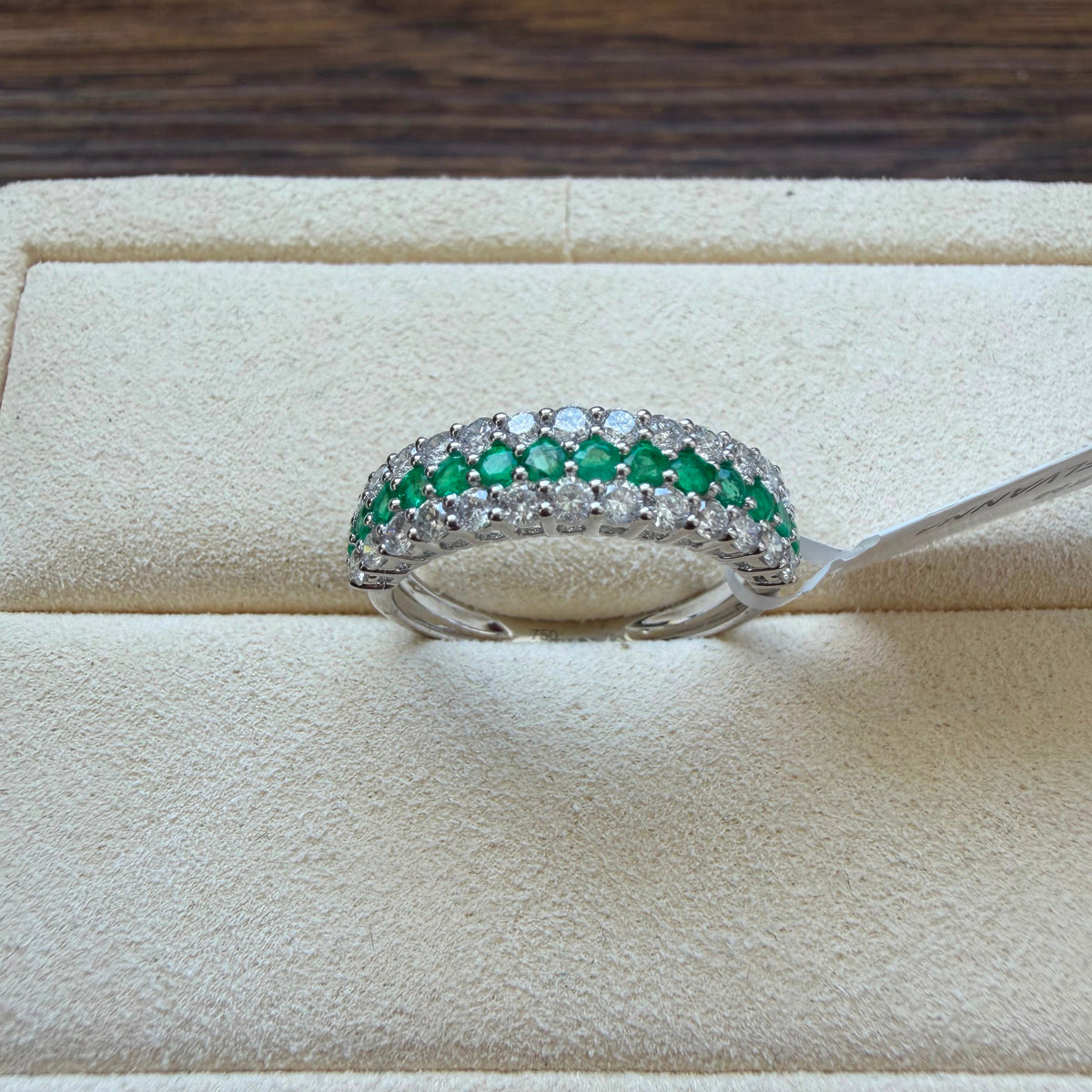 Anillo Mercedes