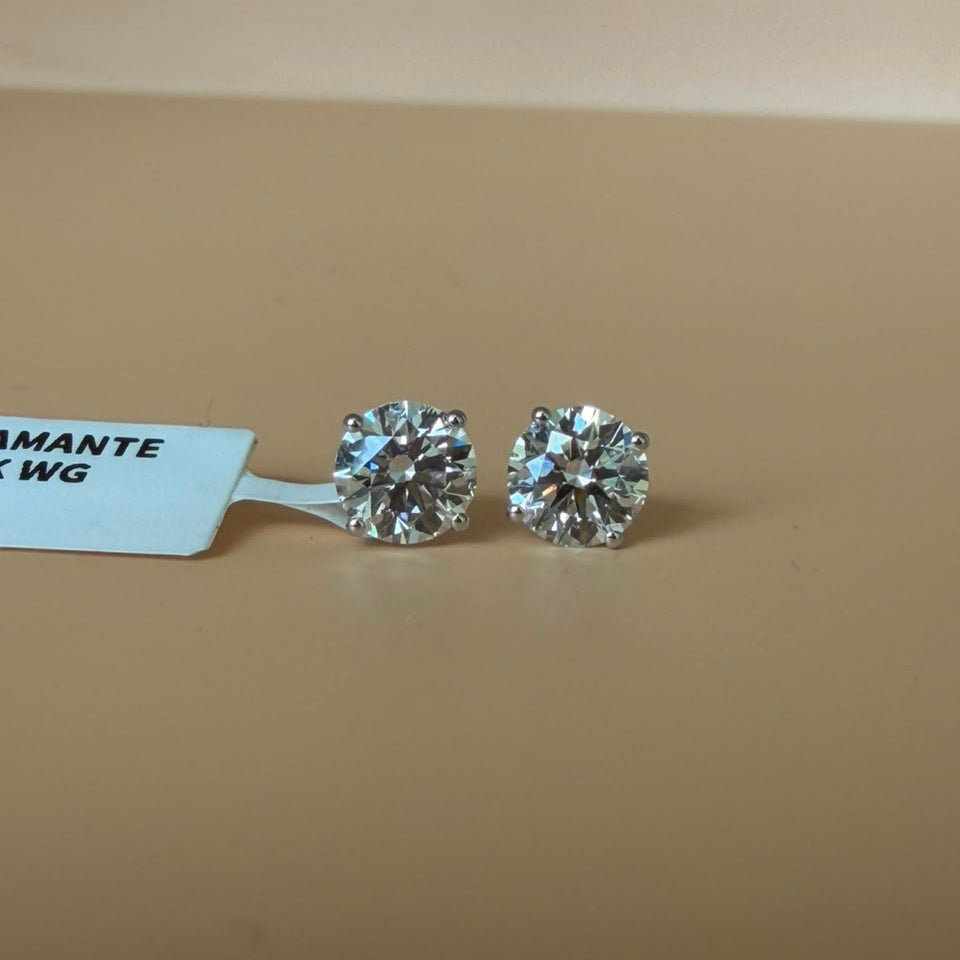 Diamond Studs Lab