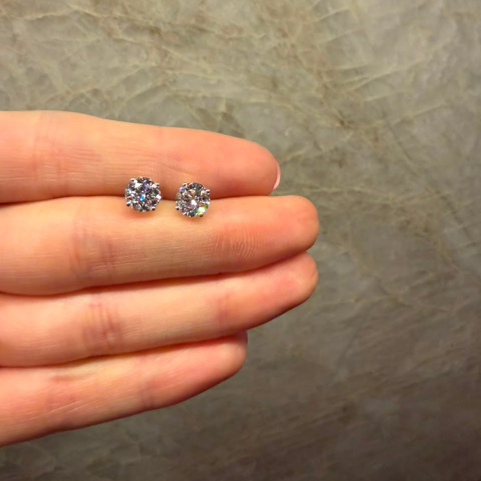 Diamond Studs Lab